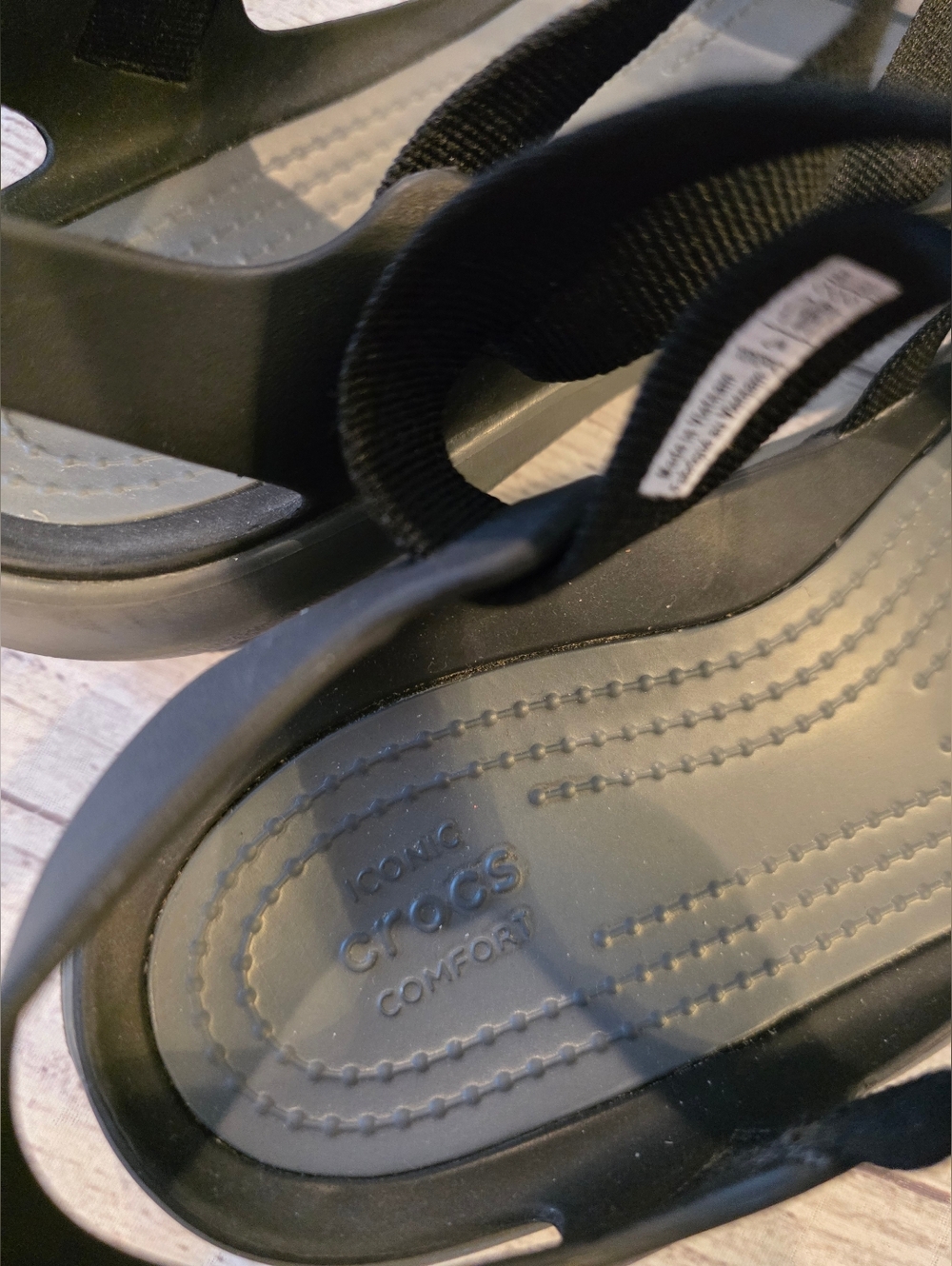 Crocs Swiftwater Webbing Sandals Women’s Size 7 Black Adjustable Straps Active - Picture 8 of 10